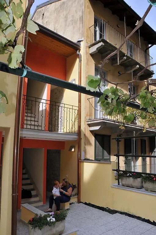 ** Pensión La Corte Fiorita Como Italia