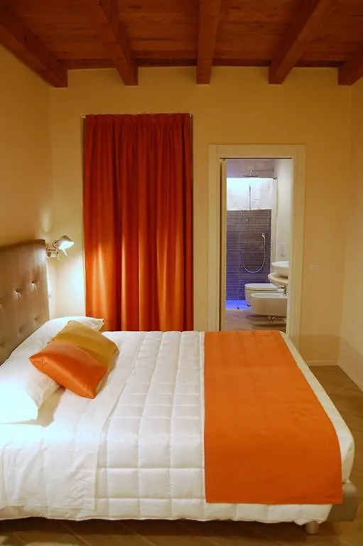 La Corte Fiorita Como Guest house