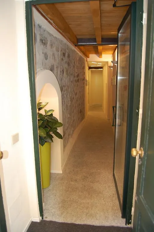 La Corte Fiorita Como 2*,  Italy