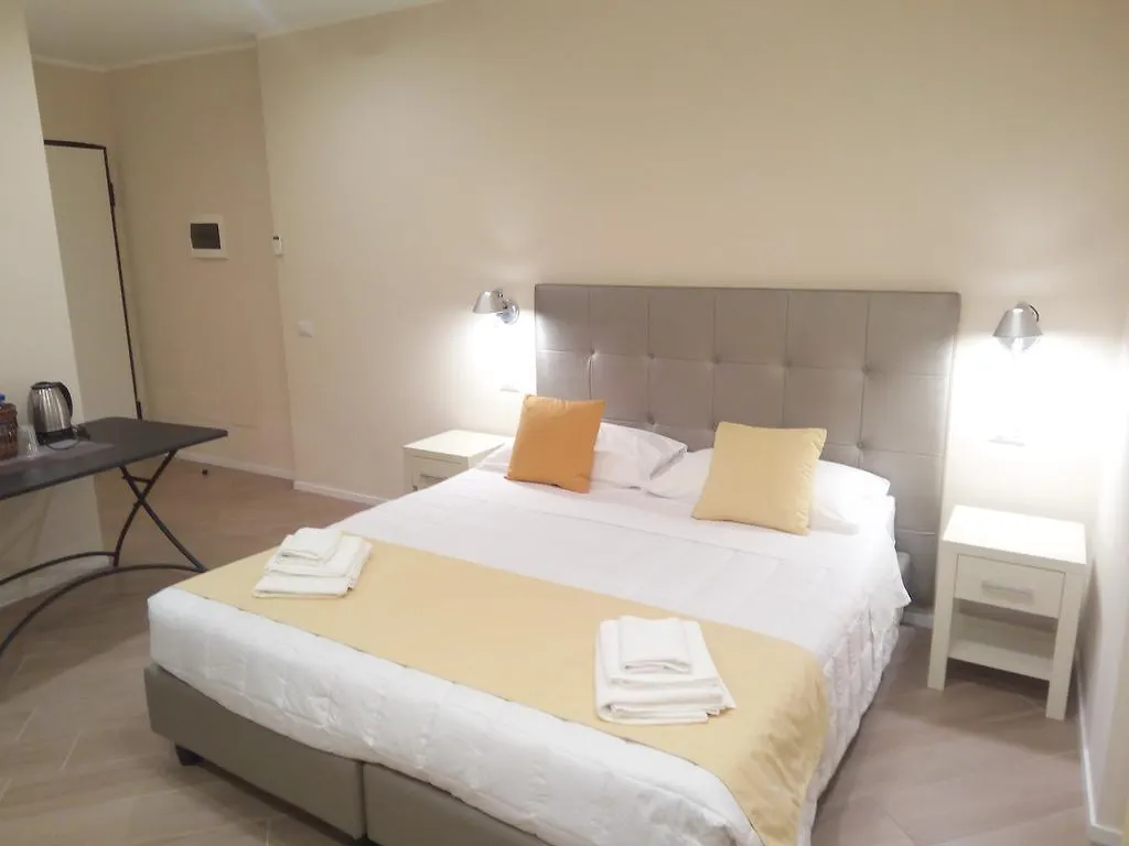 La Corte Fiorita Como Guest house
